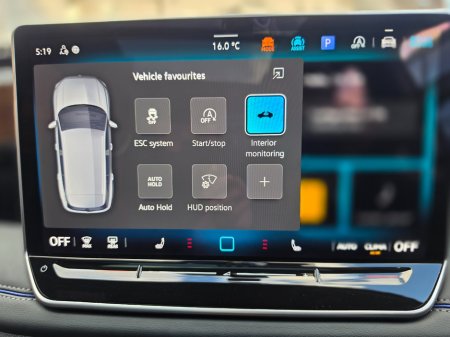 2025 Volkswagen Tiguan - photo 30