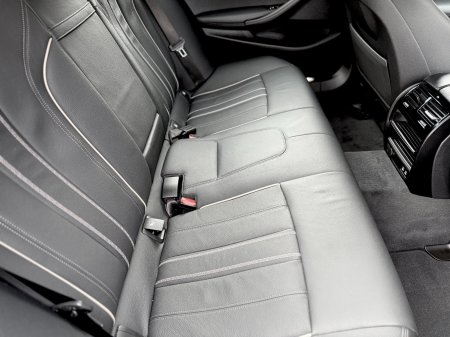 2023 BMW 5-Series - photo 14