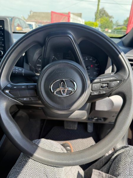 2020 Toyota Yaris - photo 11