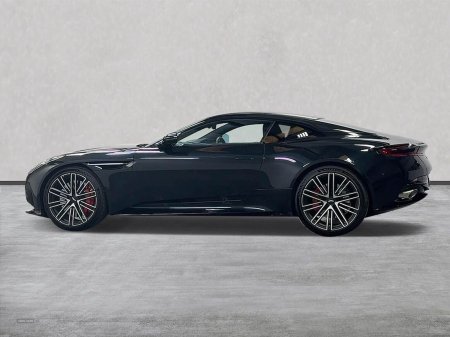 2025 Aston Martin DB12 - photo 10