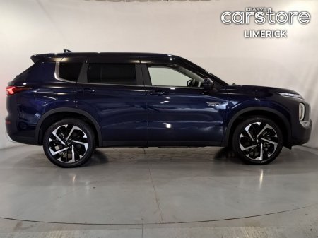 2023 Mitsubishi Outlander - photo 2
