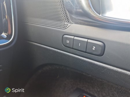 2025 Volvo XC40 - photo 13