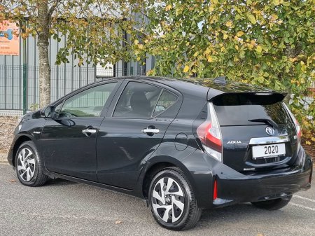 2020 Toyota Aqua - photo 17