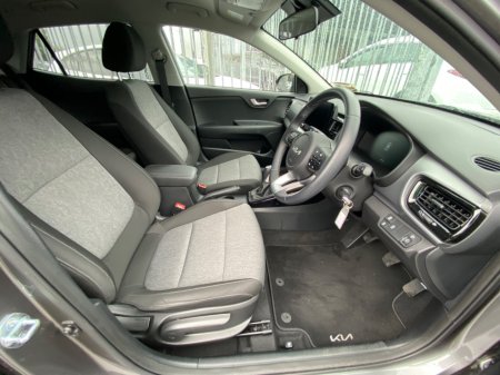 2025 Kia Stonic - photo 12