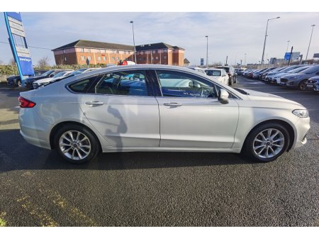 2021 Ford Mondeo - photo 4