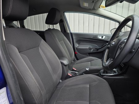 2015 Ford Fiesta - photo 11