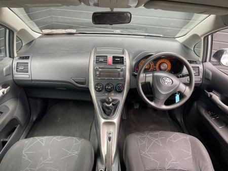 2010 Toyota Auris - photo 11