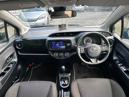 2019 Toyota Vitz - photo 13