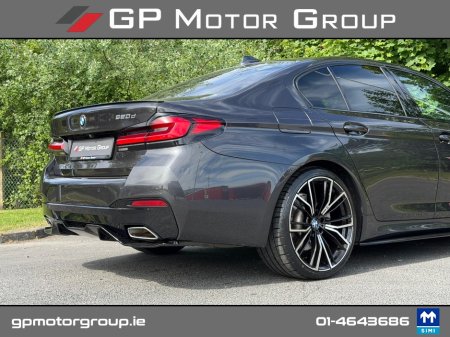 2021 BMW 5-Series - photo 14