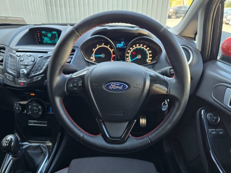 2015 Ford Fiesta - photo 16