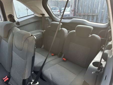 2014 Ford Grand C-Max - photo 27