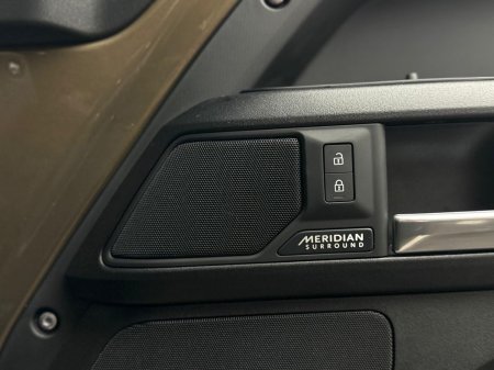 2025 Land Rover Defender - photo 26