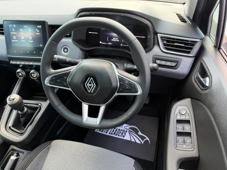 2024 Renault Clio - photo 17