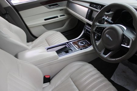 2017 Jaguar XF - photo 5