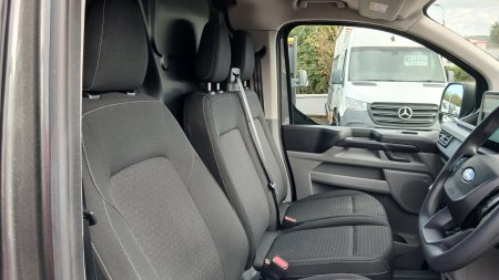2025 Ford Transit Custom - photo 13