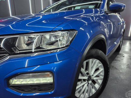 2021 Volkswagen T-Roc - photo 2