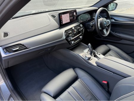 2023 BMW 5-Series - photo 14