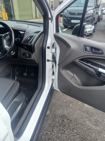 2021 Ford Transit Connect - photo 17