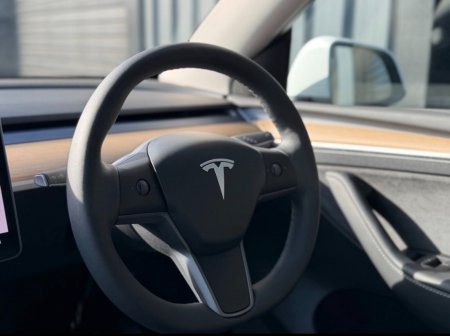2022 Tesla Model Y - photo 9