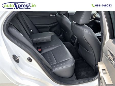 2021 Lexus IS - photo 6