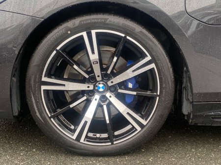 2025 BMW 5-Series - photo 9