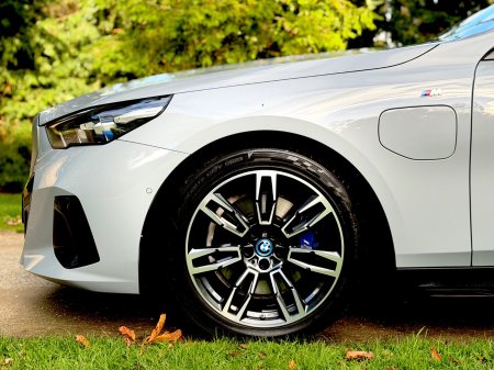 2024 BMW 5-Series - photo 44