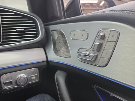 2025 Mercedes-Benz GLE - photo 17