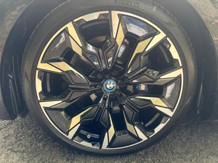 2024 BMW 5-Series - photo 14