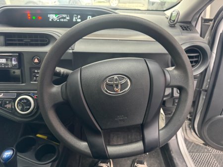 2019 Toyota Aqua - photo 9