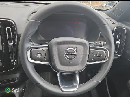 2025 Volvo XC40 - photo 19