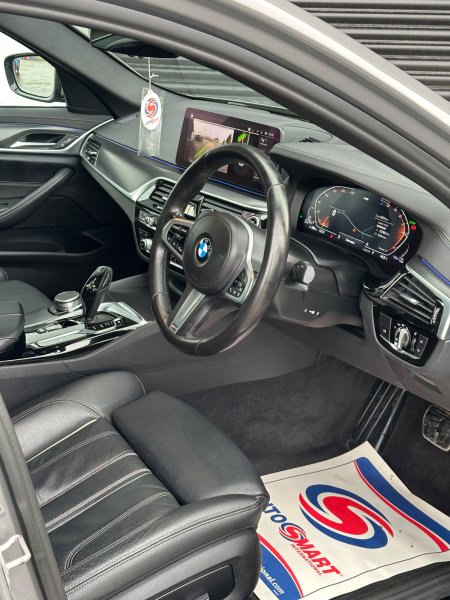 2021 BMW 5-Series - photo 21
