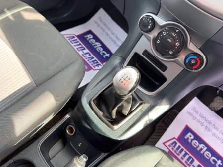 2010 Ford Fiesta - photo 18