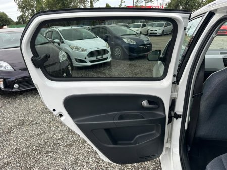 2019 Volkswagen up! - photo 13