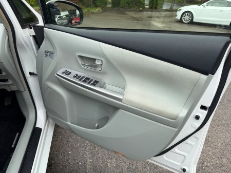 2013 Toyota Prius - photo 19