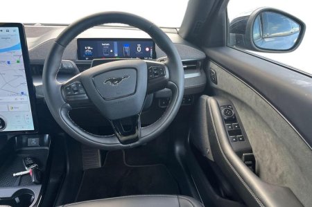 2025 Ford Mustang Mach-E - photo 10