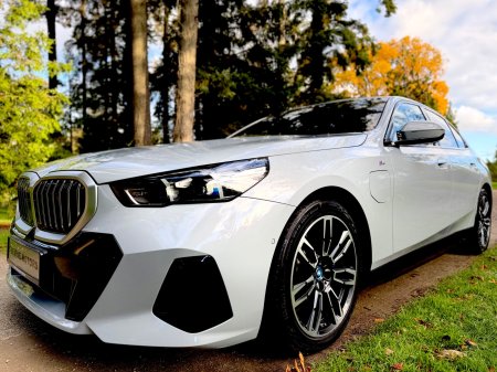 2024 BMW 5-Series - photo 37