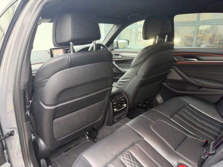 2022 BMW 5-Series - photo 14