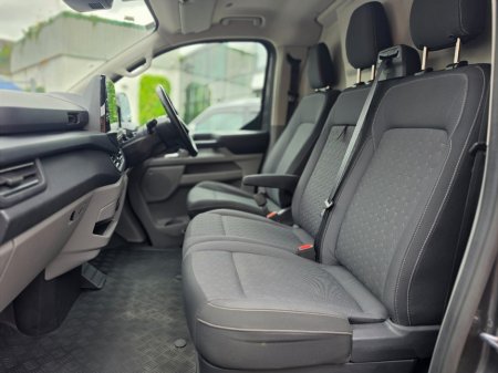 2025 Ford Transit Custom - photo 19