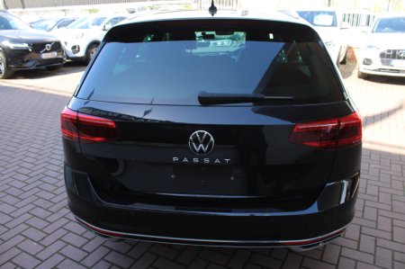 2023 Volkswagen Passat - photo 5