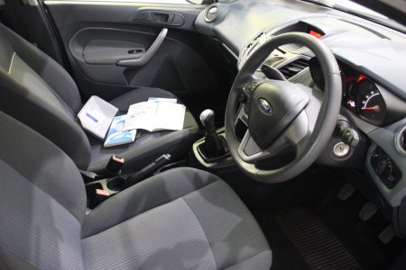 2011 Ford Fiesta - photo 18