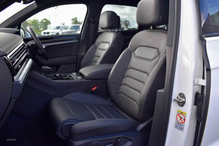 2024 Volkswagen Touareg - photo 11