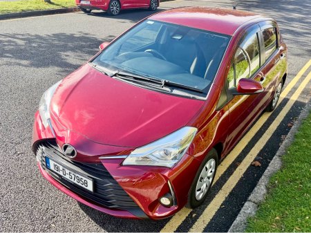 2019 Toyota Vitz - photo 16