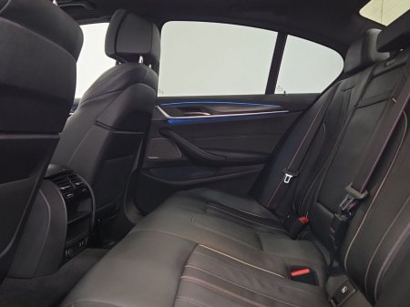 2022 BMW 5-Series - photo 11