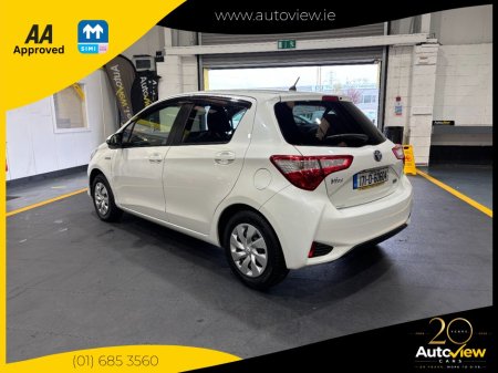 2017 Toyota Vitz - photo 6