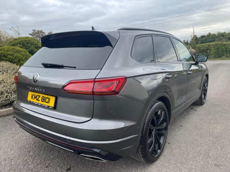2023 Volkswagen Touareg - photo 3