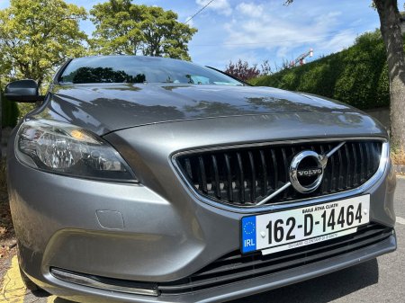 2016 Volvo V40 D2 (120hp) Momentum Edition
