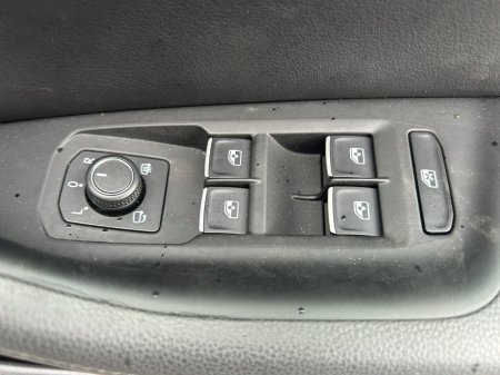 2018 Volkswagen Passat - photo 14