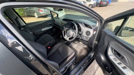 2015 Toyota Vitz - photo 7