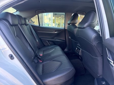 2019 Toyota Camry - photo 10