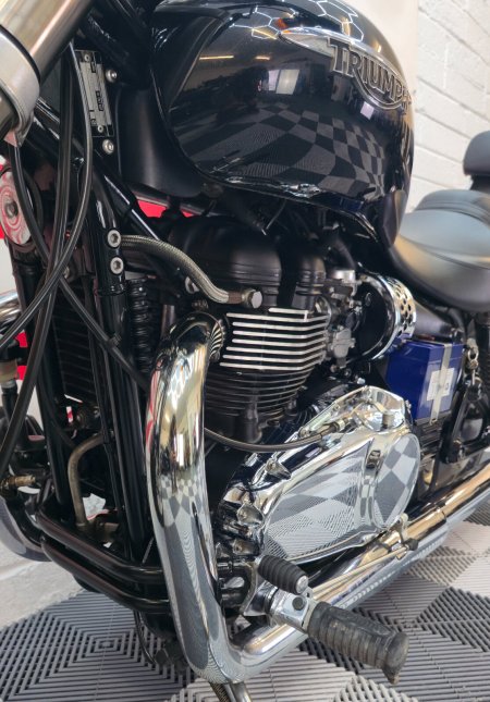 2010 Triumph Bonneville - photo 31